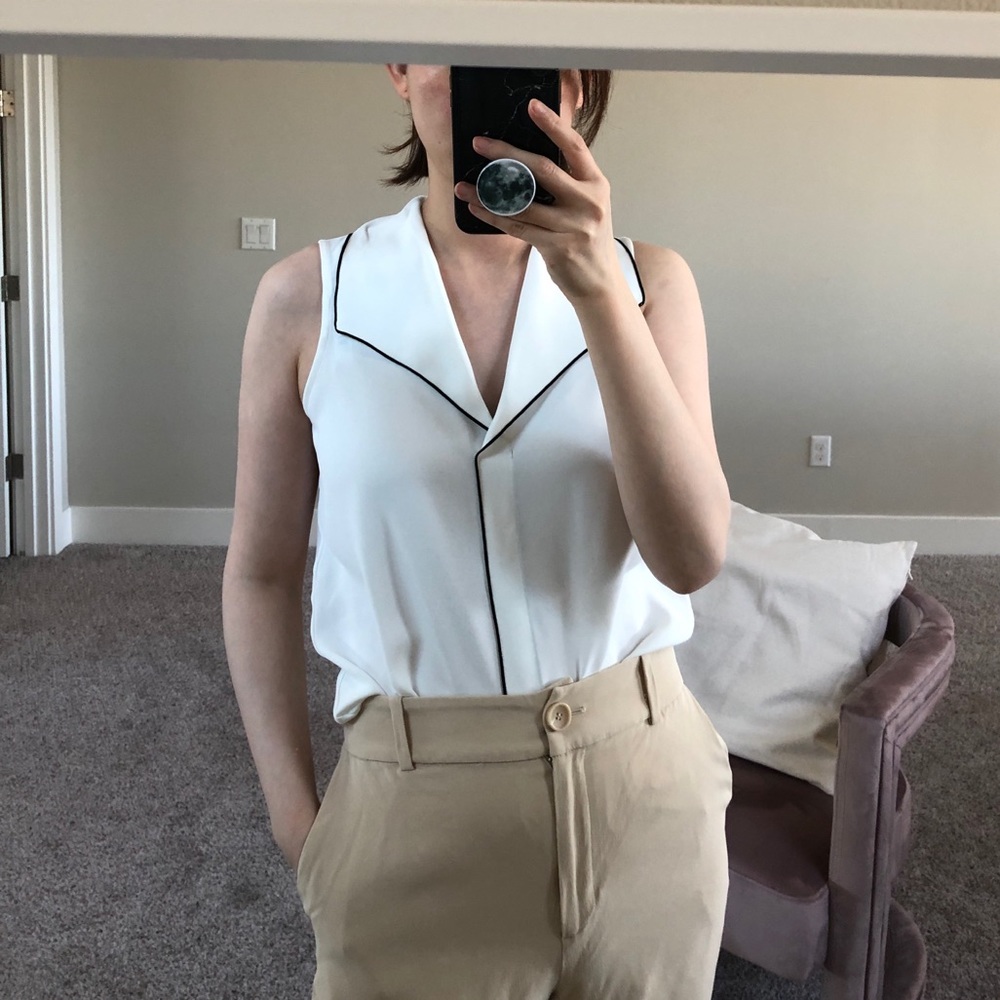 Aritzia babaton sleeveless blouse